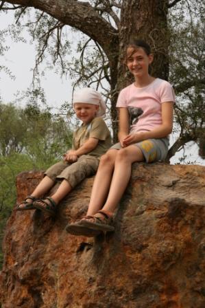 Marnas und Ithana auf Meteorit